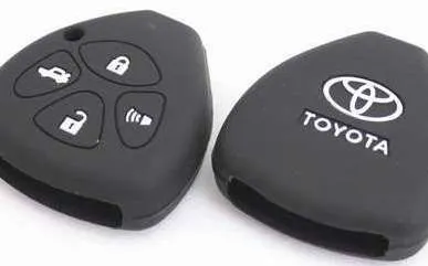фото Силиконовый чехол для ключа Toyota (05).