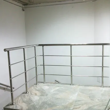 Фото №4 Перила из нержавеющей стали