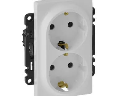 фото Механизм розетки 2-м СП Valena Life 16А IP20 250В 2х2К+З с лиц. панелью безвинт. зажимы бел. Leg 753127