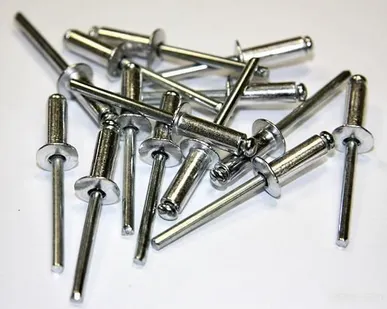 фото Заклепки 3.2х8 цветные