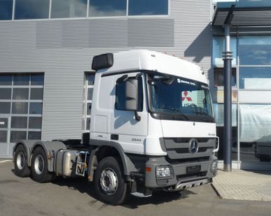 фото Mercedes-Benz Actros 2644LS 6х4 седельный тягач