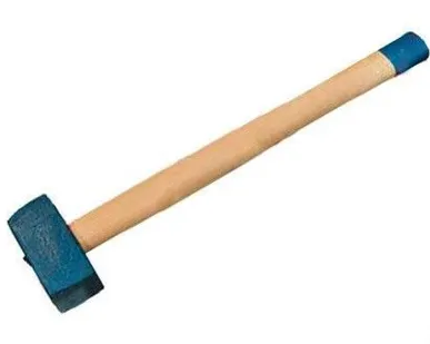 фото Кувалда кованная с деревянной ручкой