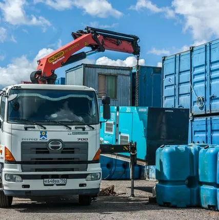 Фото №0 Аренда автоманипулятора - борт 10 тонн, кран 8 тонн