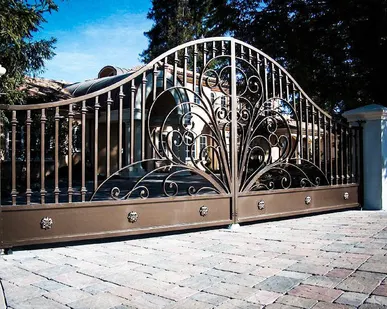 фото Ворота кованые "Имперские"