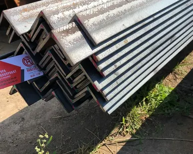 фото Уголок l