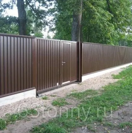Фото №0 Установка
 забора на даче