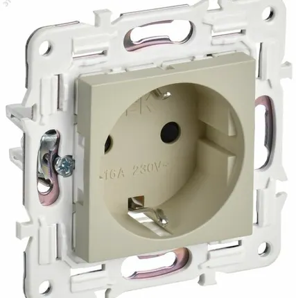 Фото №0 SKANDY Розетка с заземлением с защитными шторками 16А SK-R04B бежевый IEK
