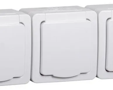 фото Розетка 3-м ОП Гермес Plus РСб23-3-ГПБб с защ. крышкой с заземл. IP54 бел. ИЭК ERMP32-K01-16-54-EC