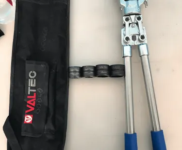 фото ПРЕСС-КЛЕЩИ РУЧНЫЕ VALTEC(С ВКЛАДЫШАМИ 16-32)