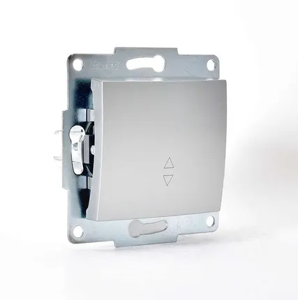 Фото №1 Механизм выключателя проходного 1-кл. 1п СП Karina 10А IP20 мат. серебр. LEZARD 707-4388-105