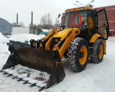 фото Стекло лобовое для JCB 3СХ-4СХ 1997-2005