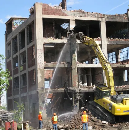 Фото №0 Снос зданий и сооружений. Демонтажные работы. Вывоз строительных отходов.