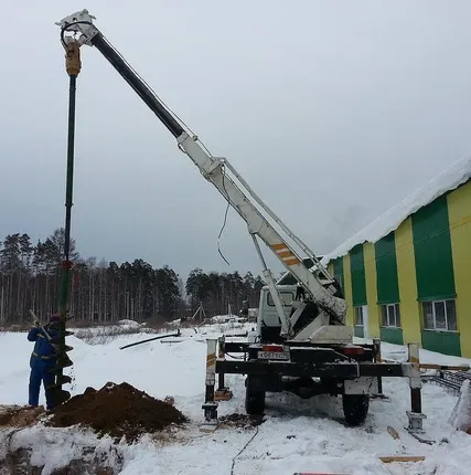 Фото №0 Буровые работы. Установка столбов освещения (аренда ямобура)