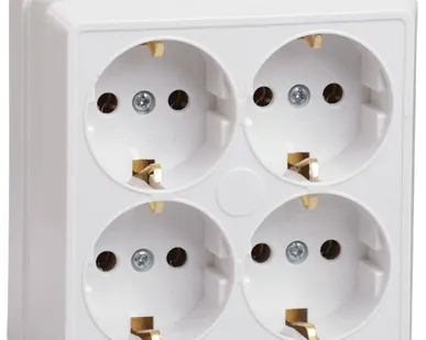 фото Розетка 4-м ОП Октава 16А РС24-3-ОБ с заземл. бел. ИЭК ERO41-K01-16-DC