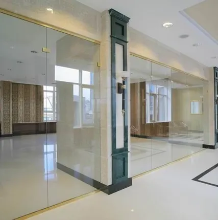 Фото №0 Мобильные стеклянные перегородки