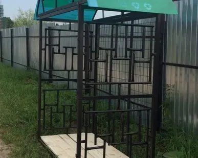 фото Дровяник металлический с поликарбонатом