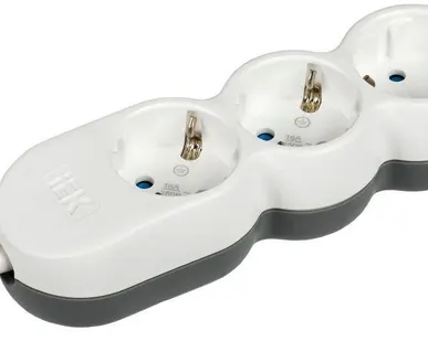 фото Удлинитель 3х5м с заземл. 16А 250В У03 UNO 2P+PE 3х1.5кв.мм IEK WYP53-16-03-05-Z