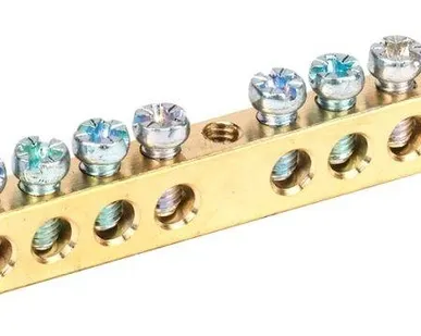 фото Шина PEN "земля-ноль" 6х9мм 10/1 (10групп/крепеж по центру) ИЭК YNN10-10-100