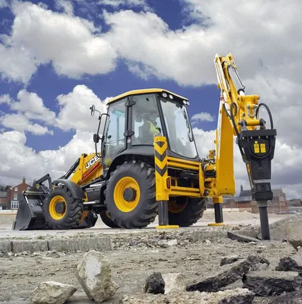 Фото №3 Выкопаем яму под шамбо с помощью Экскаватора-погрузчика JCB