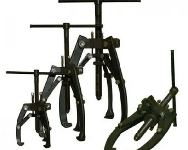 фото Съемник с винтовым приводом и механизмом центрирования и захвата СВ5