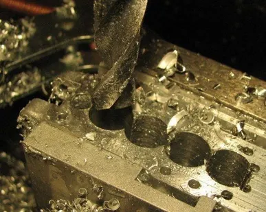 фото Сверлильные работы с материалами