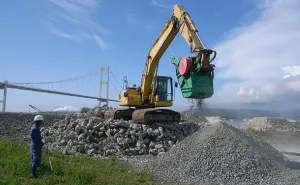 Фото №3 Дробильный ковш / навесная щековая дробилка UEDA NUJ-300 в Москве