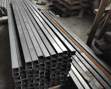 фото Профильная труба 50*50, 6 м.