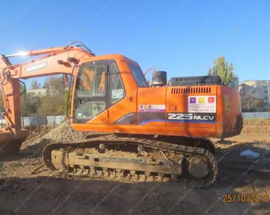 фото Аренда гусеничного экскаватора Daewoo SOLAR 225NLCV, Волгоград