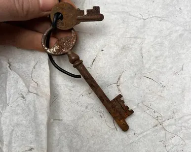 фото Ключ старинный металл 10 см набор 2 шт.