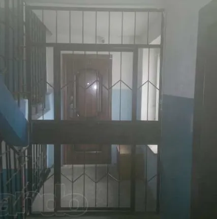 Фото №0 Тамбурная дверь в подъезде