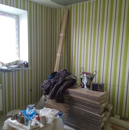 Фото №0 Оклеивание стен обоями