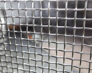 фото Сетчатое ограждение спортивной площадки