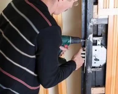 фото Врезка замков