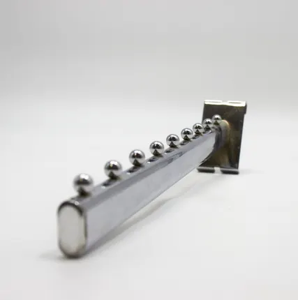 Фото №0 Кронштейн на сетку наклонный 9 шариков L=450мм, хром на сетку