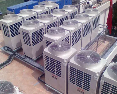 фото Монтаж кассетного блока VRV и VRF систем (установка мультизонных VRV и VRF систем)