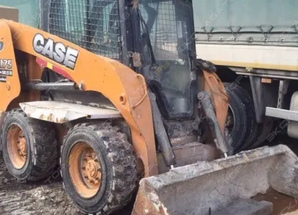 Фото №0 Аренда мини-погрузчика Case SR250, Москва