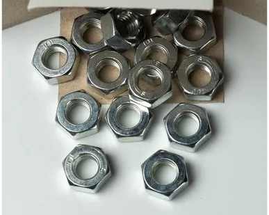 фото Гайка М10 оцинкованная DIN934, 25шт.