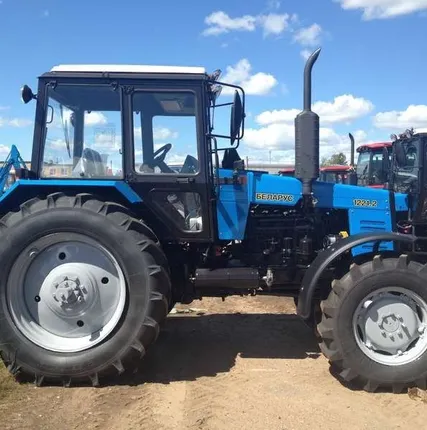 Фото №0 Трактор Беларус-1221В.2 с реверсивным постом управления