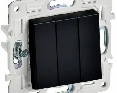 фото SKANDY Выключатель 3-клавишный 10А SK-V11Bl черный IEK