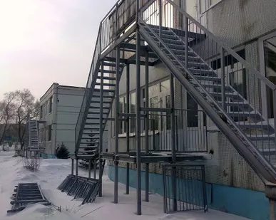 фото Изготовление металлических лестниц