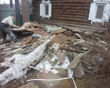 фото Демонтаж деревянных домов, строений,. разбор погрузка вывоз
