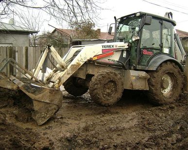 фото Аренда Экскаватор-Погрузчик TEREX-820. ГИДРОМОЛОТ. есть.