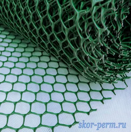 Фото №1 Сетка пластиковая, ячейка 30х35 мм сота, 1,5х20 м (30 м2), зеленая