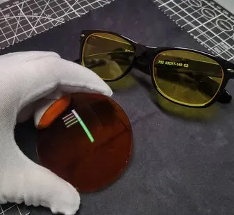 фото Окрас полимерных линз сплошной (иные цвета)