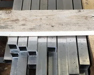 фото Труба алюминиевая квадратная