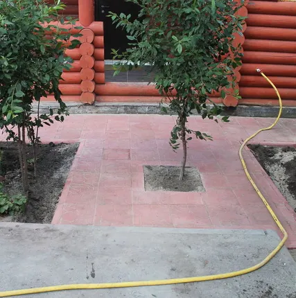 Фото №0 Мощение дорожек и площадок плиткой