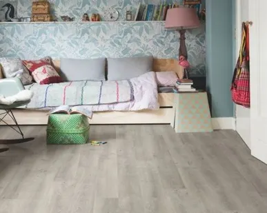 фото Ламинат PERSPECTIVE UF3575 Дуб старинный серый 32кл 9,5мм фаска