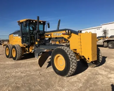 фото Аренда грейдера John Deere 772G
