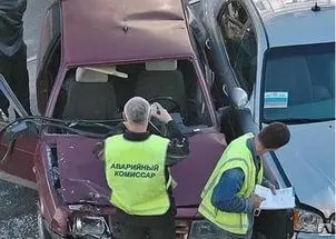 фото Аварийный комиссар