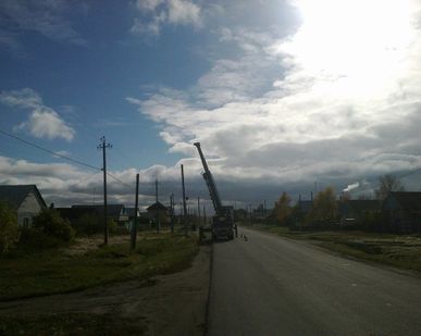 фото Установка опоры линий электропередач